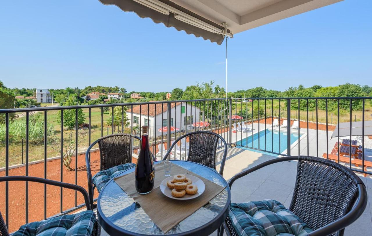 Apartmani Lucija Porec Exterior photo