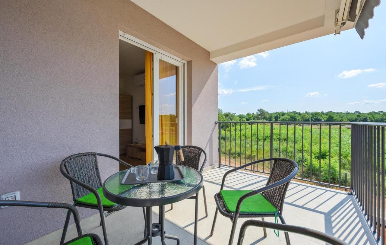 Apartmani Lucija Porec Exterior photo